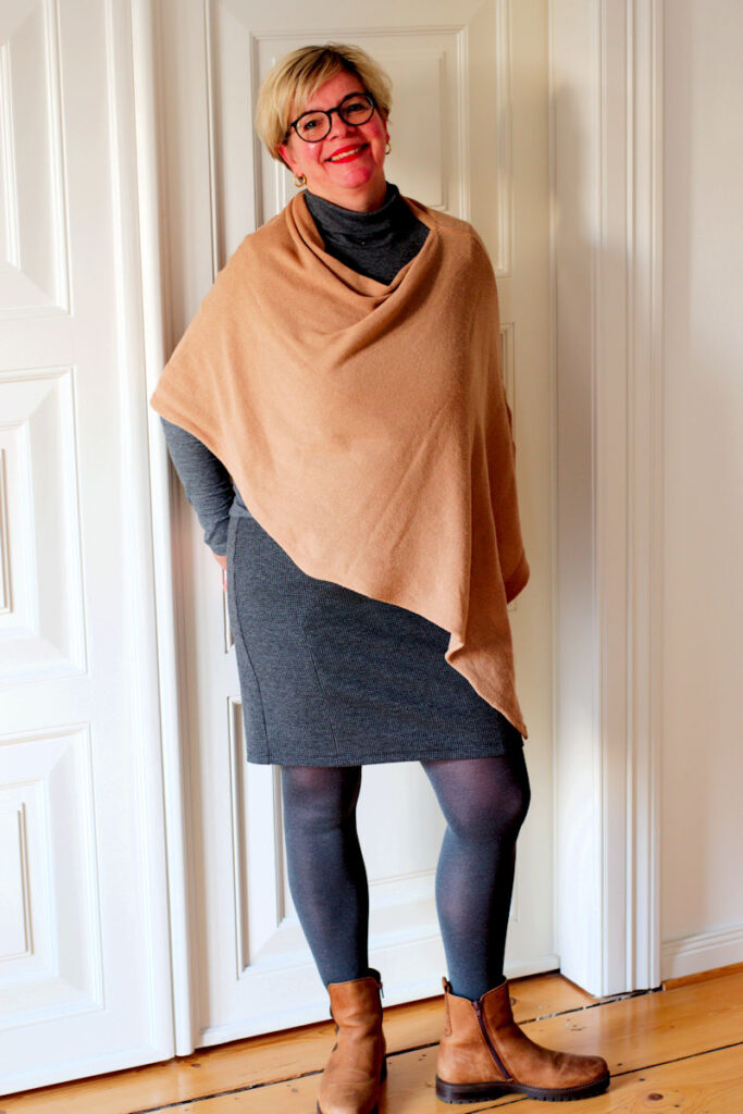 Outfit der Woche- Poncho mit Rock