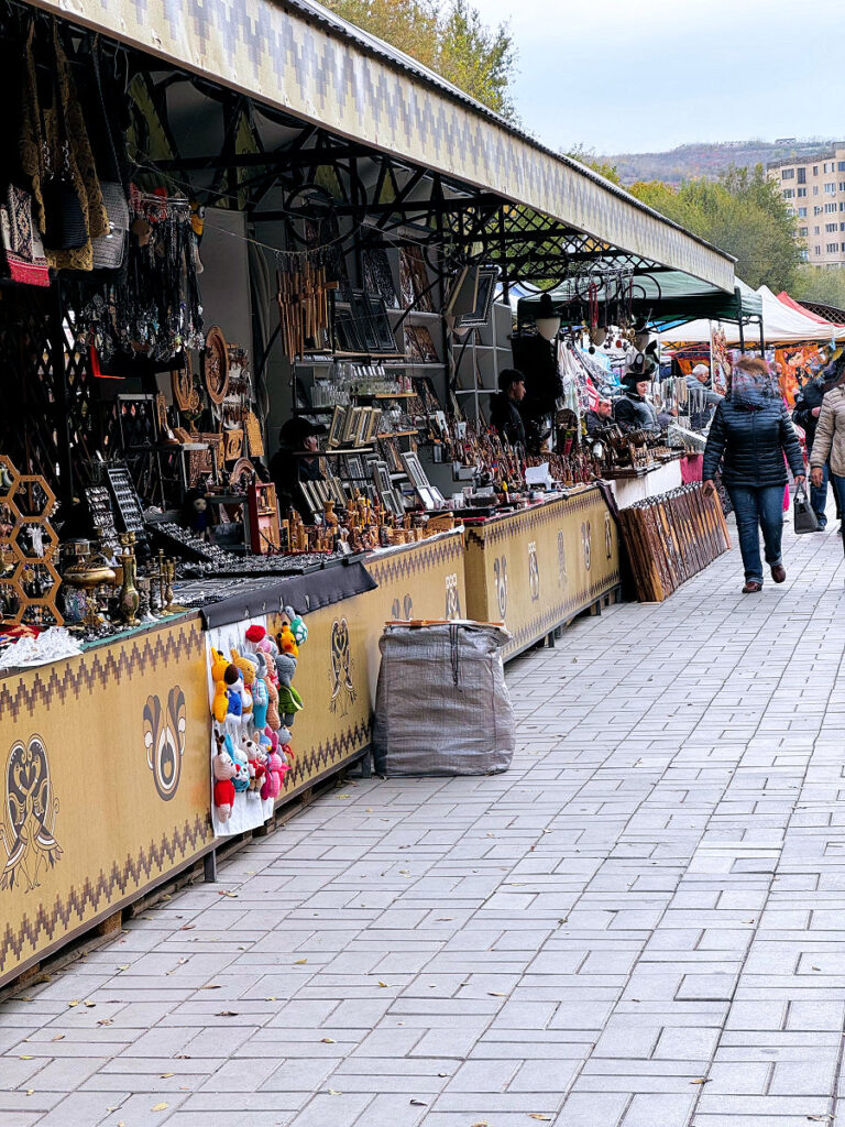 Kurztrip Jerewan Vernissage der offene Markt