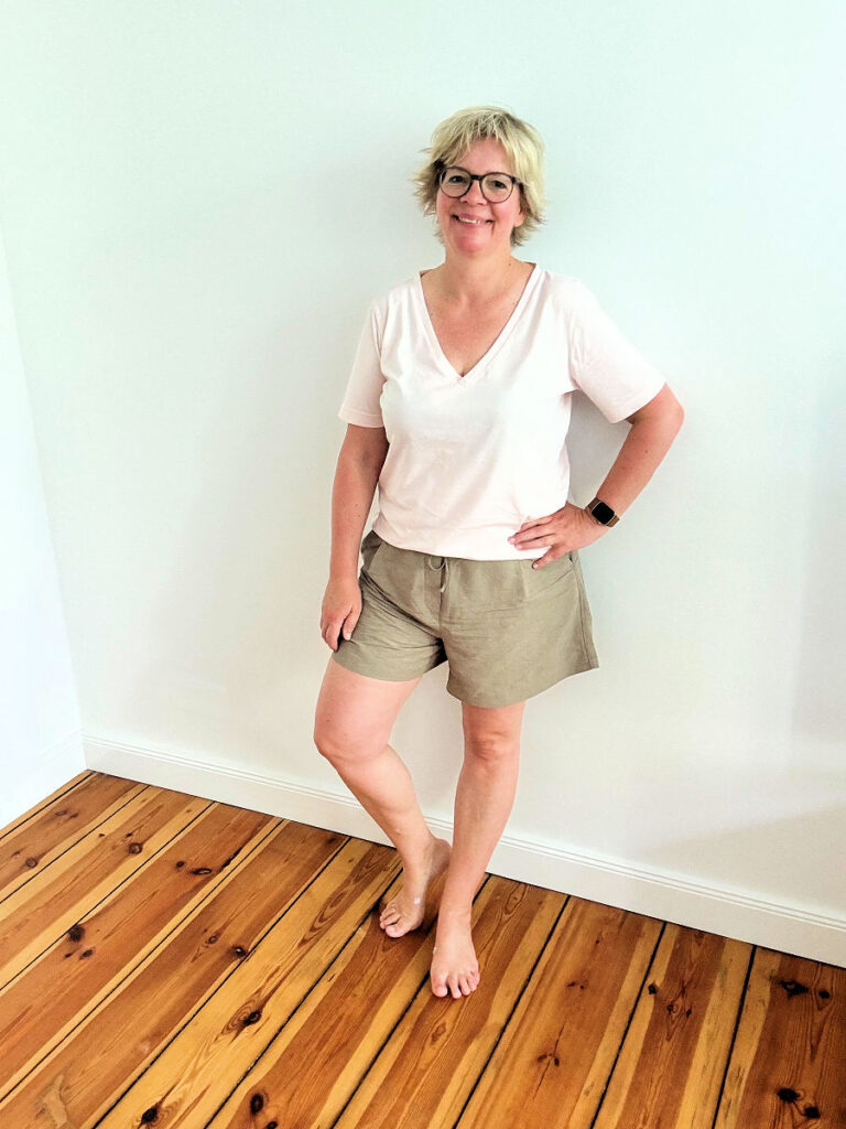 Outfitinspirationen #26/24- hallo Sommer Outfitinspirationen #26/24- hallo Sommer Leinenshorts khaki rosé Shirt