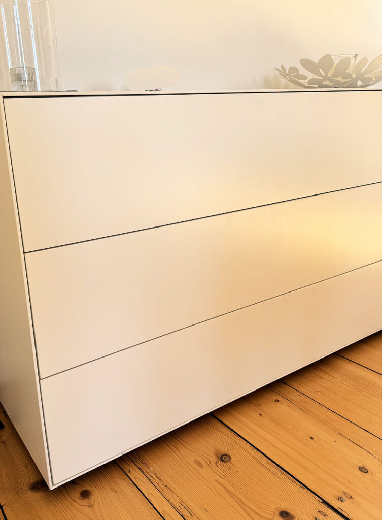 Handtaschen aufbewahren-lifewithaglow-Sideboard zum Handtaschen aufbewahren Handtaschen aufbewahren-lifewithaglow-Sideboard zum Handtaschen aufbewahren