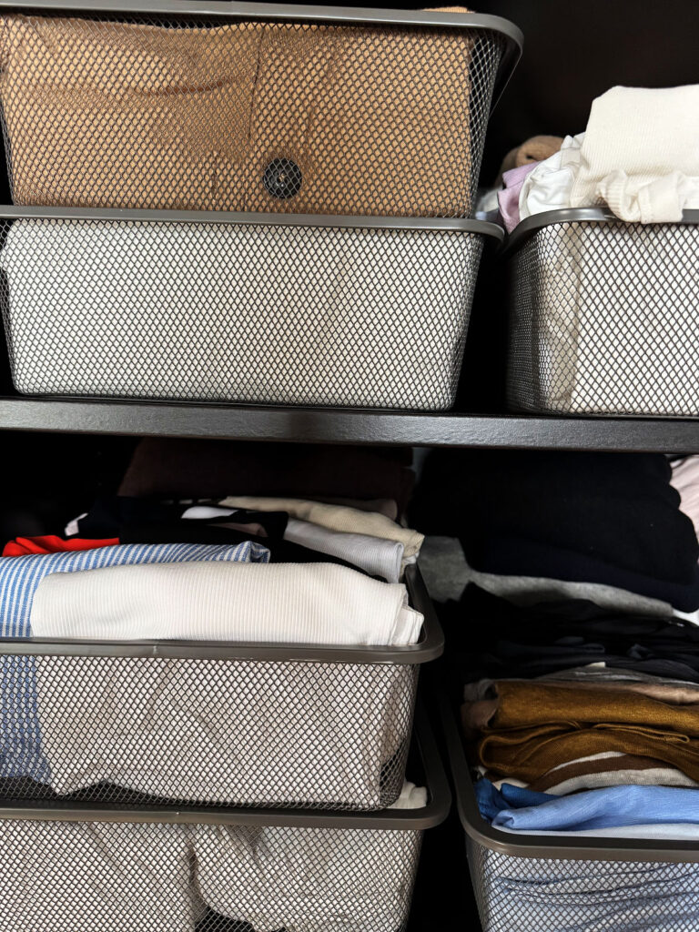 Gedankenfluss- Neue Ordnung im Kleiderschranke-lifewithaglow