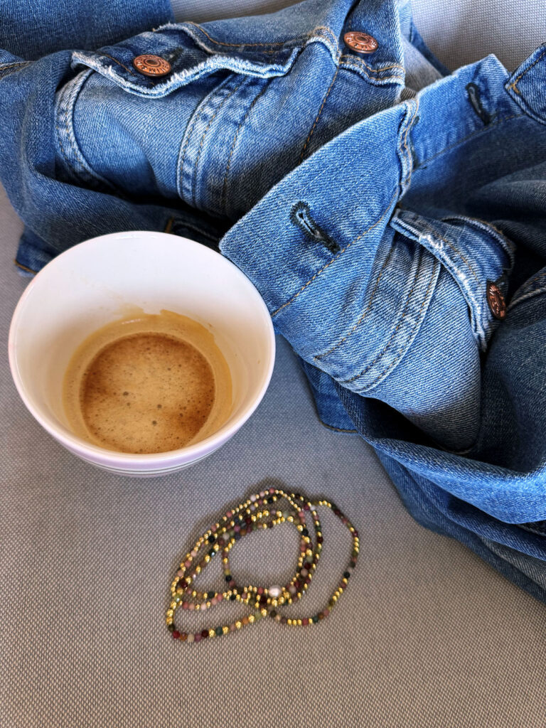 Seelenglück 34/25- trotz Unruhe-lifewithaglow-eine neue Jeansjacke