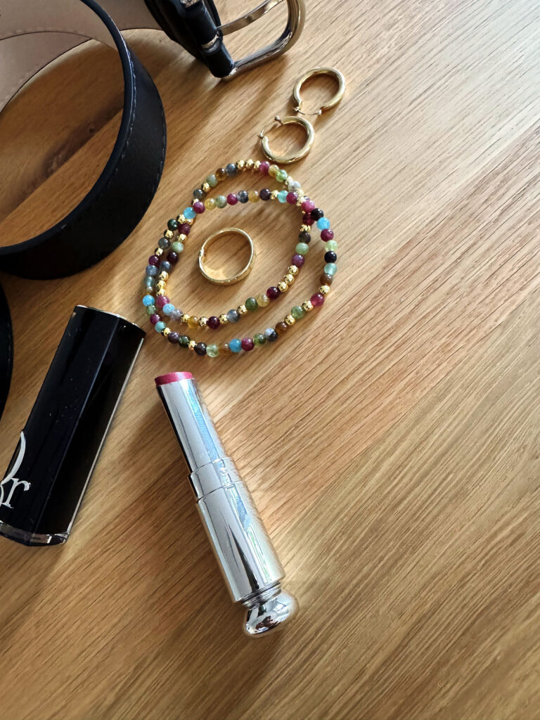 Outfitinspirationen 39/25-Herbst-lifewithaglow-Culotte cropped camel-Longsleeve Streifen marine-Halstuch dunkelblau-Loafer