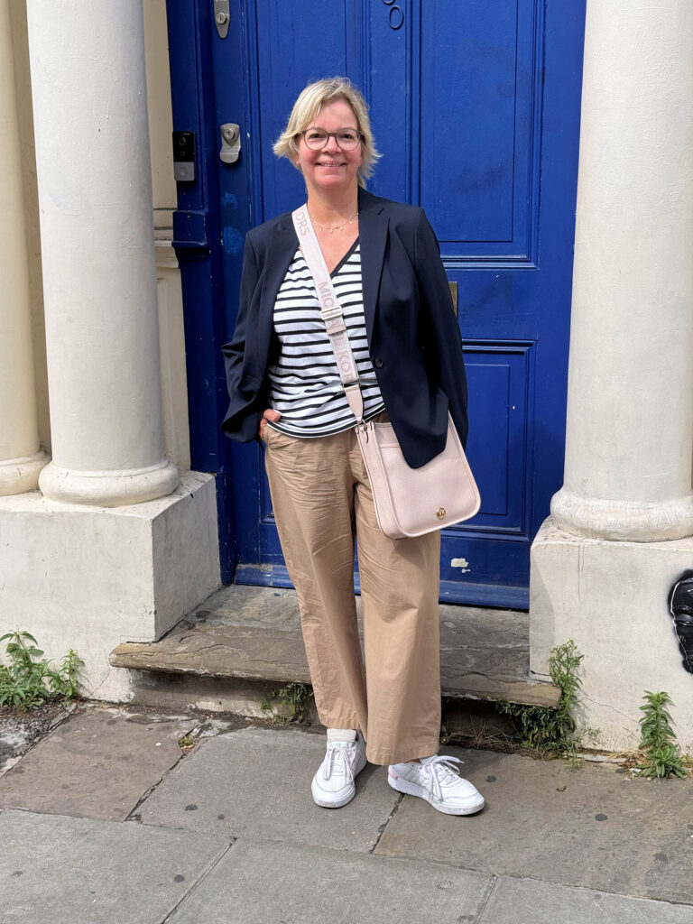 Seelenglück 36/25-very british-lifewithaglow-London-die blaue Tür Notting Hill