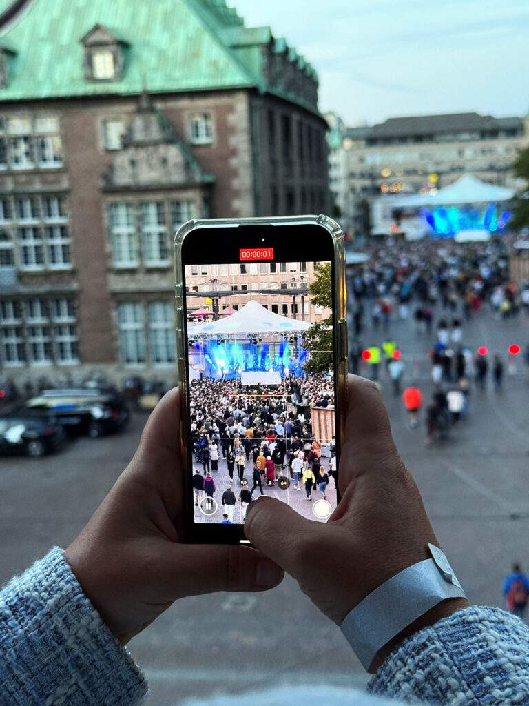 Seelenglück 37/25-von Buns bis Beeren-lifewithaglow- die band Meute