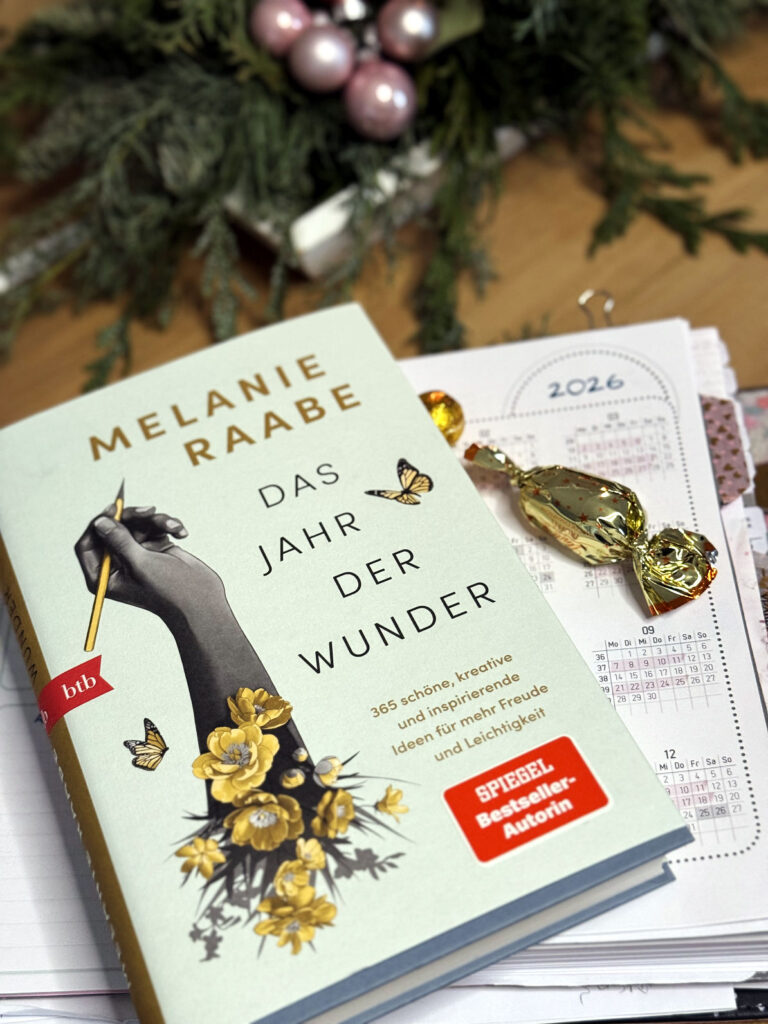 Das Jahr der Wunder-Melanie Raabe-lifewithaglow