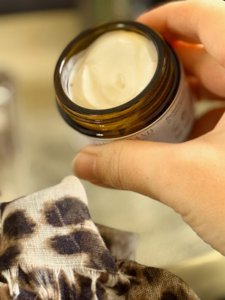 Sebum plus Aufbaucreme-Badestrand Kosmetik-lifewithaglow Sebum plus Aufbaucreme-Badestrand Kosmetik-lifewithaglow