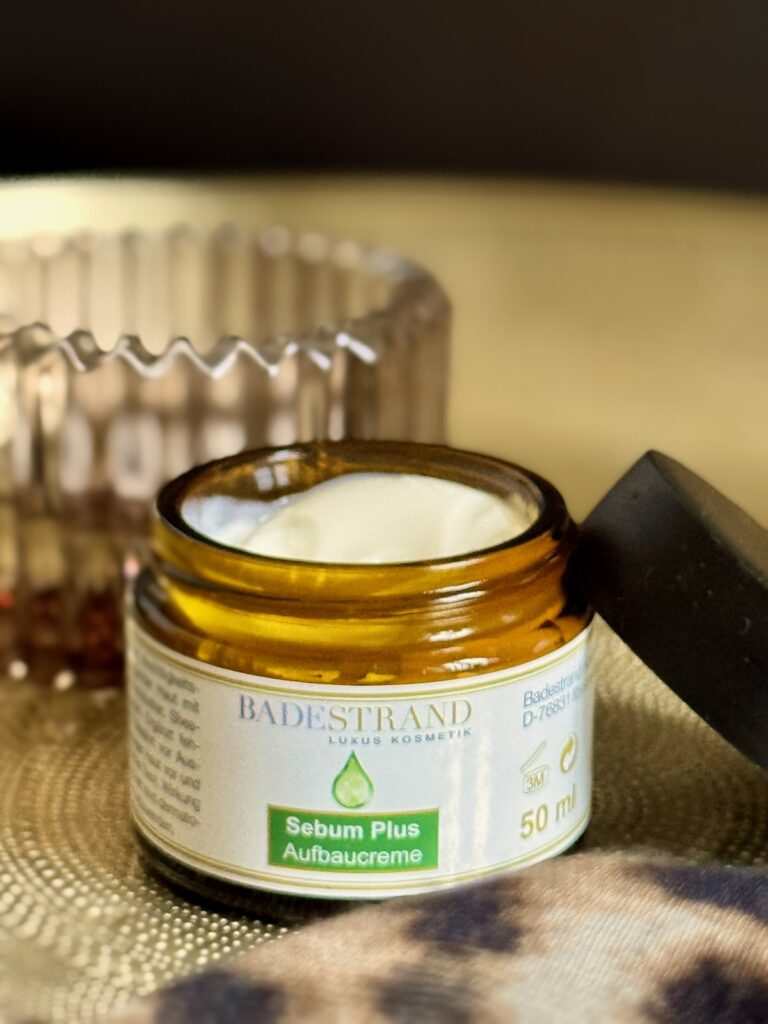 Sebum plus Aufbaucreme-Badestrand Kosmetik-lifewithaglow Sebum plus Aufbaucreme-Badestrand Kosmetik-lifewithaglow