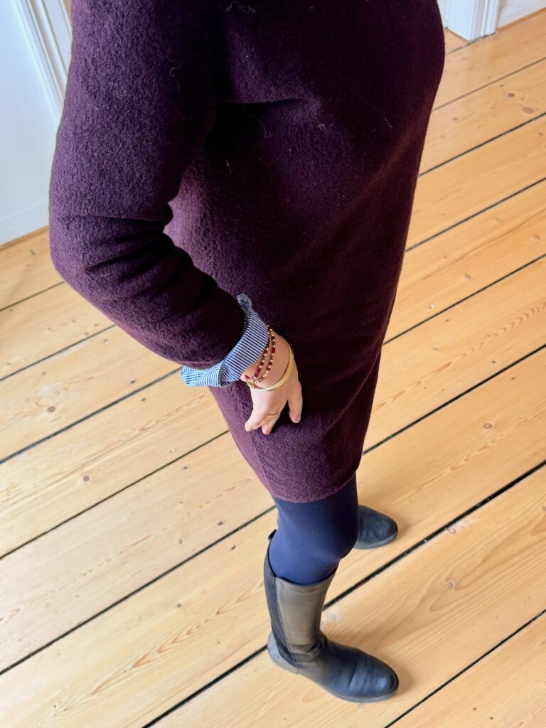 Trendfarbe Bordeaux mit Blau- das Strickkleid anders-lifewithaglow