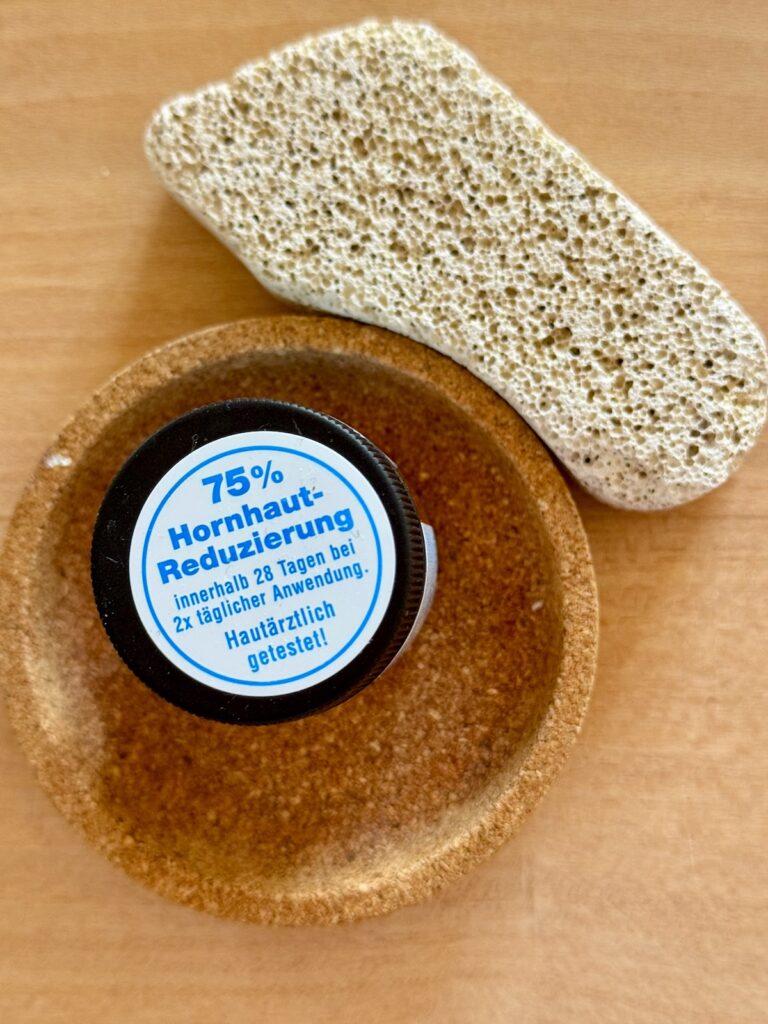 Hornhautbalsam-Badestrand Kosmetik-gepflegte Füße-leichte Anwendung-lifewithaglow Hornhautbalsam-Badestrand Kosmetik-gepflegte Füße-leichte Anwendung-lifewithaglow