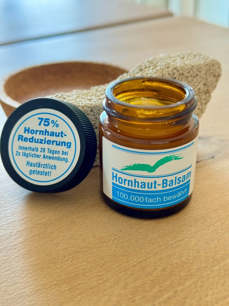 Hornhautbalsam-Badestrand Kosmetik-gepflegte Füße-leichte Anwendung-lifewithaglow Hornhautbalsam-Badestrand Kosmetik-gepflegte Füße-leichte Anwendung-lifewithaglow