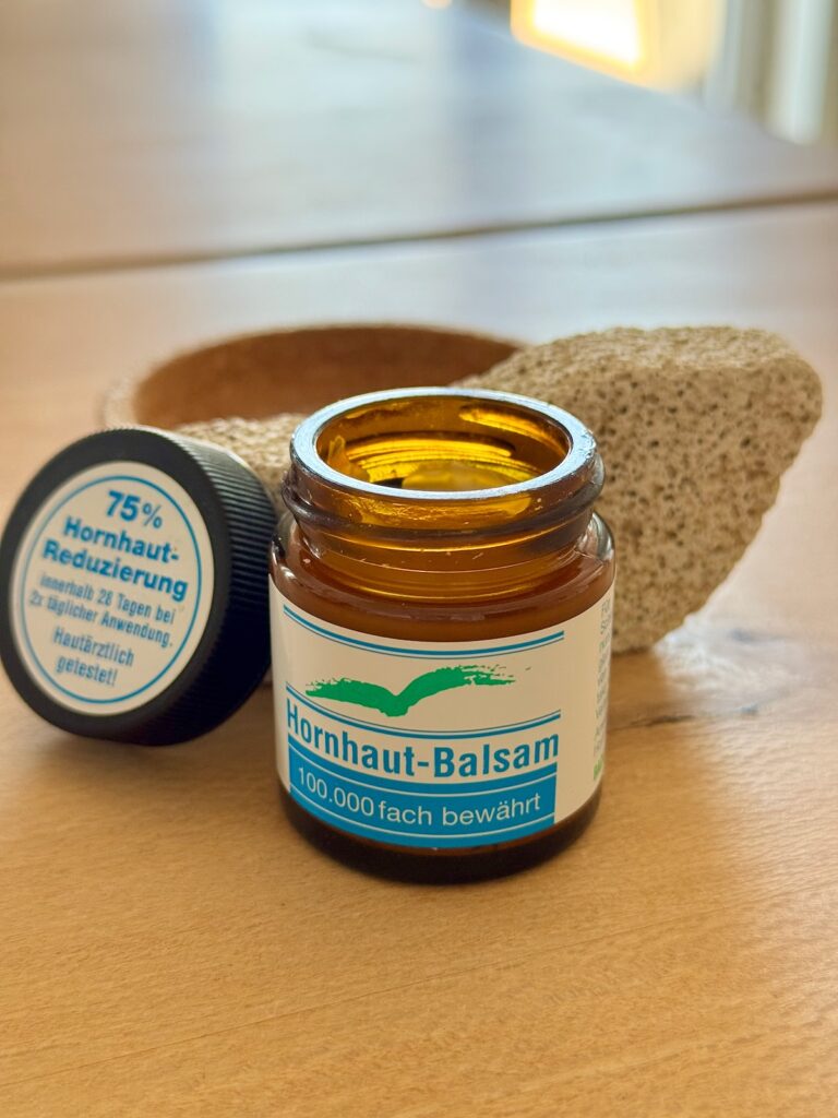 Hornhautbalsam-Badestrand Kosmetik-gepflegte Füße-leichte Anwendung-lifewithaglow Hornhautbalsam-Badestrand Kosmetik-gepflegte Füße-leichte Anwendung-lifewithaglow