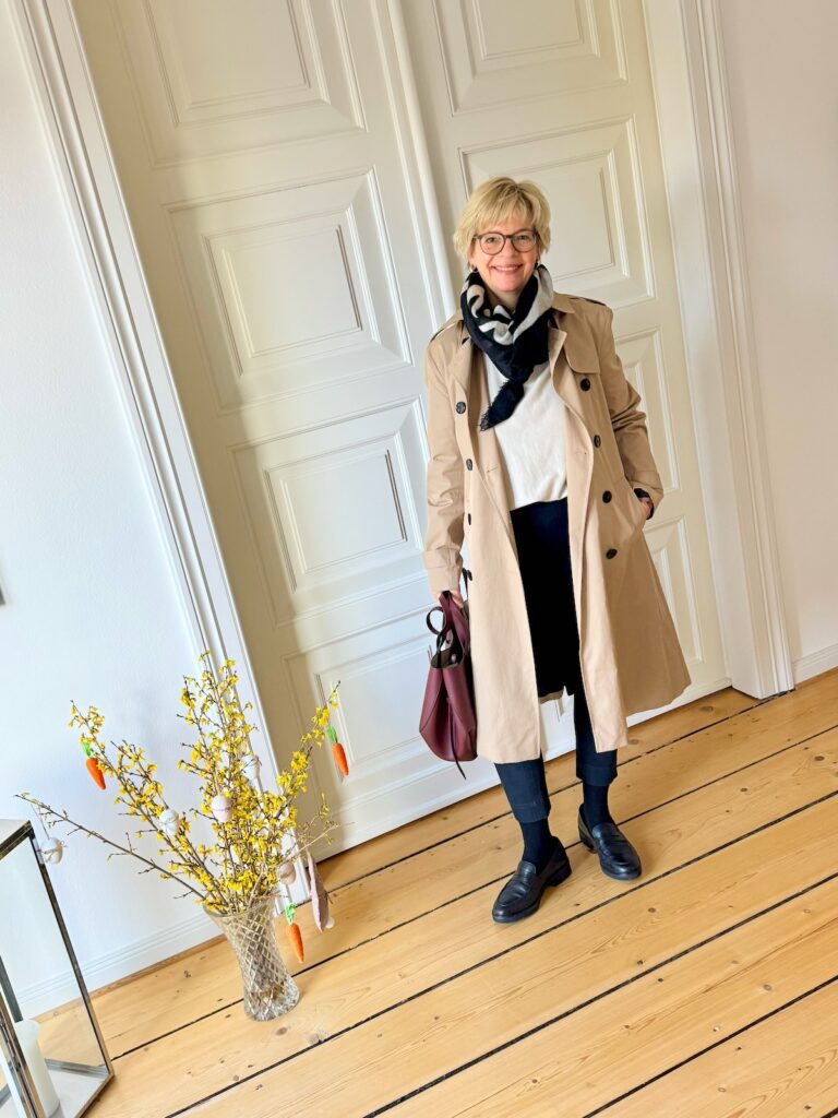 Outfitinspirationen-Übergang-lifewithaglow-schwarze Jeggings-Pulli in ecru-Schal schwarz ecru-Armbänder Pera Schmuckmanufaktur Outfitinspirationen-Übergang-lifewithaglow-schwarze Jeggings-Pulli in ecru-Schal schwarz ecru-Armbänder Pera Schmuckmanufaktur