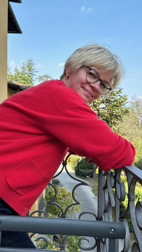 Reiseoutfit-ein Farbexperiment-Rot-lifewithaglow