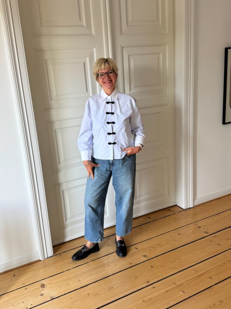 Outfit der Woche-Kleidung kaufen-spontan oder geplant-Bluse mit Knebelknöpfen-lifewithaglow
