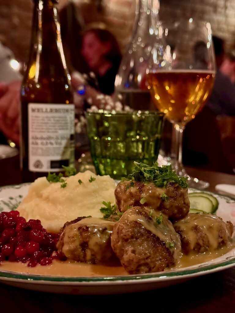 Stockholm-Reisebericht-lifewithaglow-Köttbullar im Fika&Wine