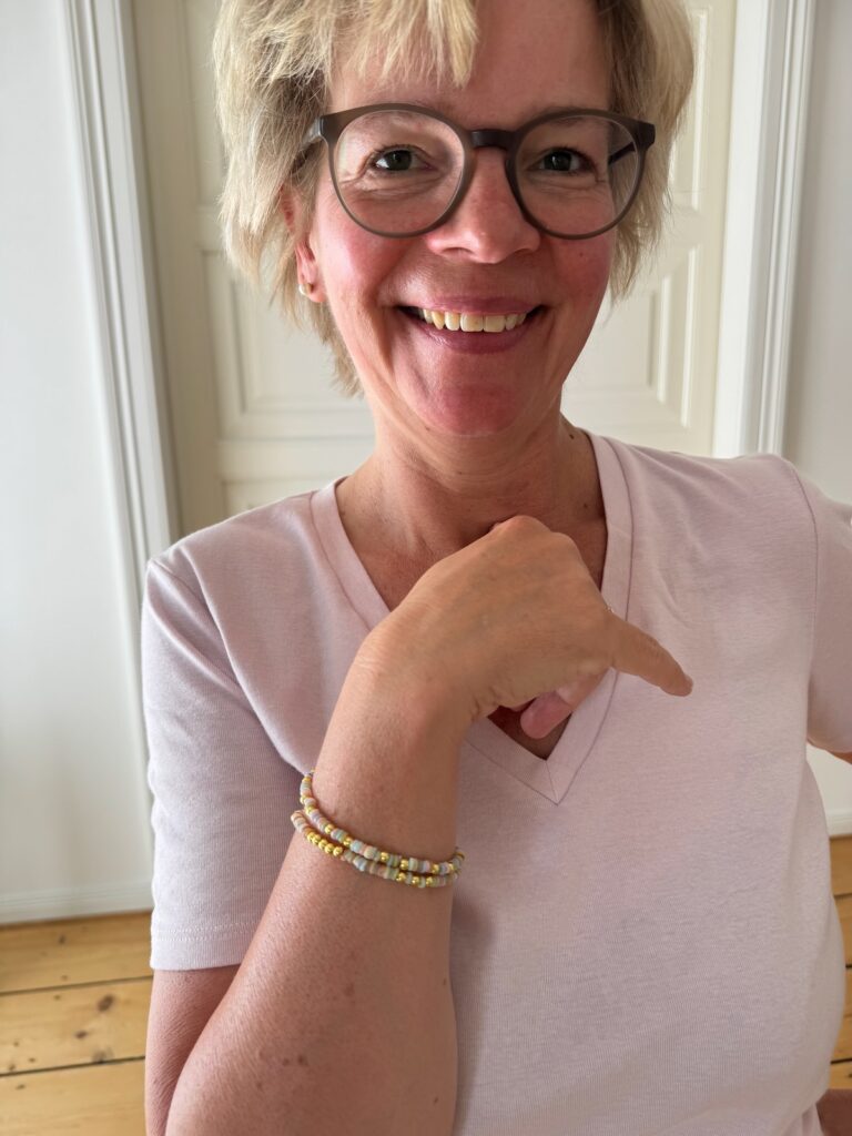 Outfitinspirationen-Sommerlich mit Kleidern, Shorts und Leinen-29. Woche 26-Cargorock beige-T-Shirt rosa-Pantoletten rosa-lifewithaglow Outfitinspirationen-Sommerlich mit Kleidern, Shorts und Leinen-29. Woche 26-Cargorock beige-T-Shirt rosa-Pantoletten rosa-lifewithaglow