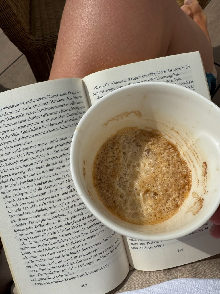 Seelenglück-35. Woche 26-kleine Glücksmomente im Alltag-auch bei emotionalen Wochen- Mittagspause mit Espresso auf der Terrasse Seelenglück-35. Woche 26-kleine Glücksmomente im Alltag-auch bei emotionalen Wochen- Mittagspause mit Espresso auf der Terrasse