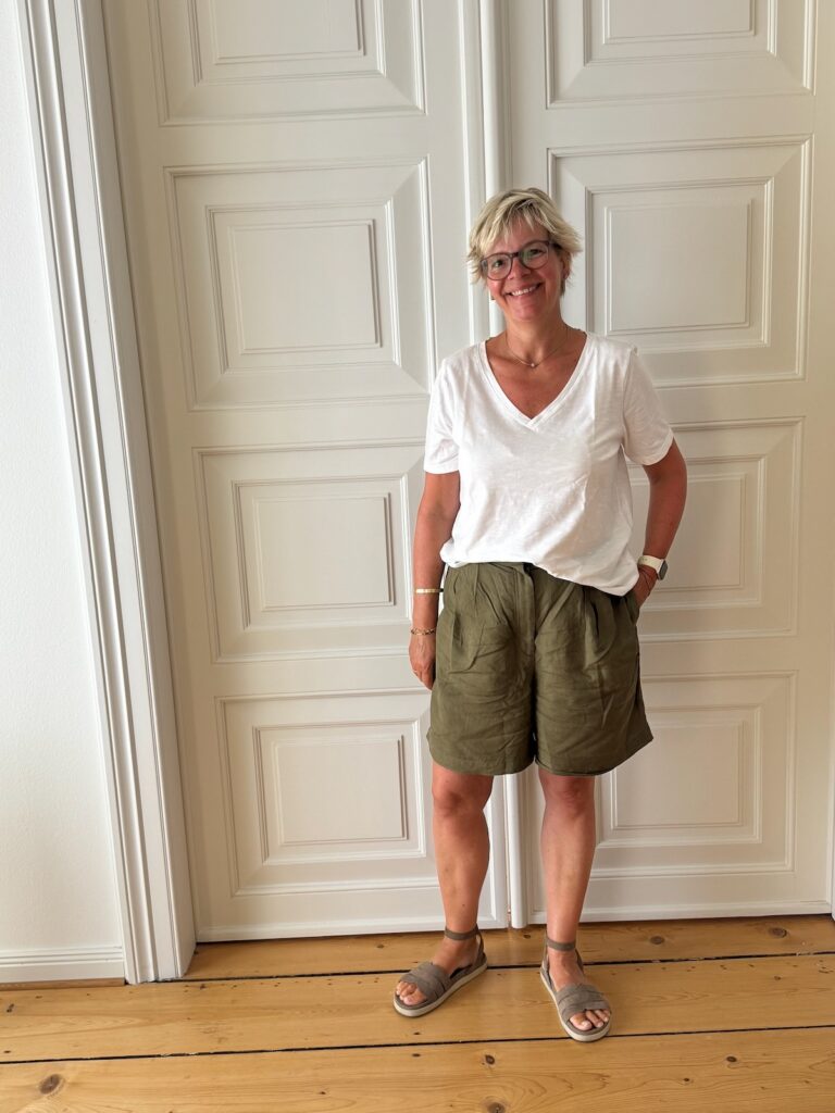 Sommer-Outfitinspirationen-lange Hosen-leichte Stoffe-cleanstyle-lifewithaglow Sommer-Outfitinspirationen-lange Hosen-leichte Stoffe-cleanstyle-lifewithaglow