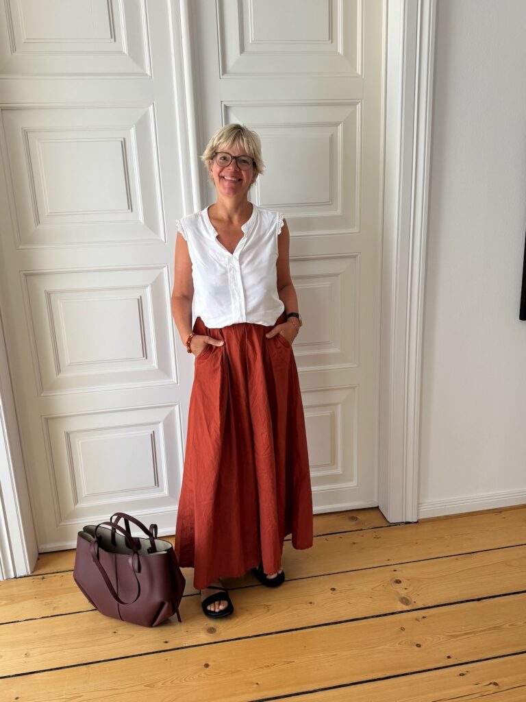 Sommer-Outfitinspirationen-lange Hosen-leichte Stoffe-cleanstyle-lifewithaglow Sommer-Outfitinspirationen-lange Hosen-leichte Stoffe-cleanstyle-lifewithaglow