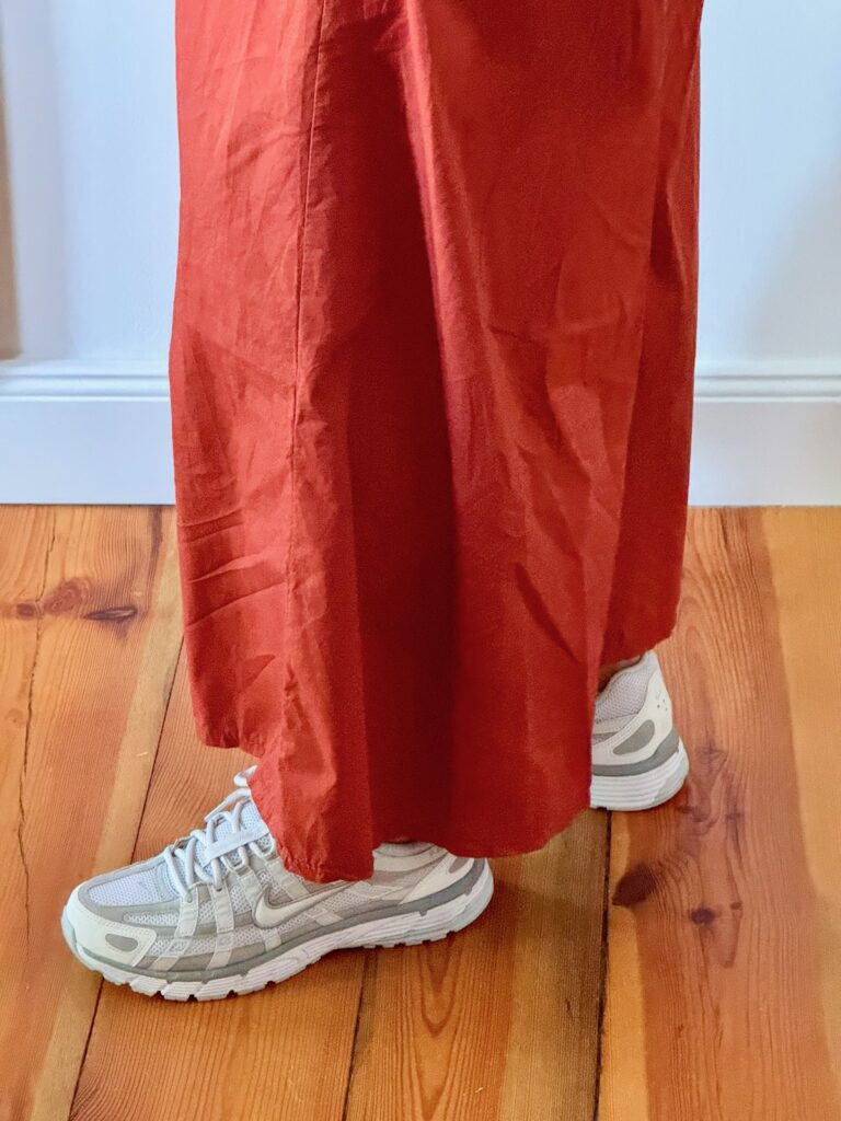 Eine rostrote Hose im Herbst-Sommerhose als Übergangslook-lifewithaglow Eine rostrote Hose im Herbst-Sommerhose als Übergangslook-lifewithaglow