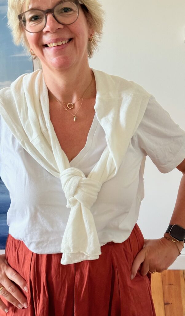 Eine rostrote Hose im Herbst-Sommerhose als Übergangslook-lifewithaglow Eine rostrote Hose im Herbst-Sommerhose als Übergangslook-lifewithaglow