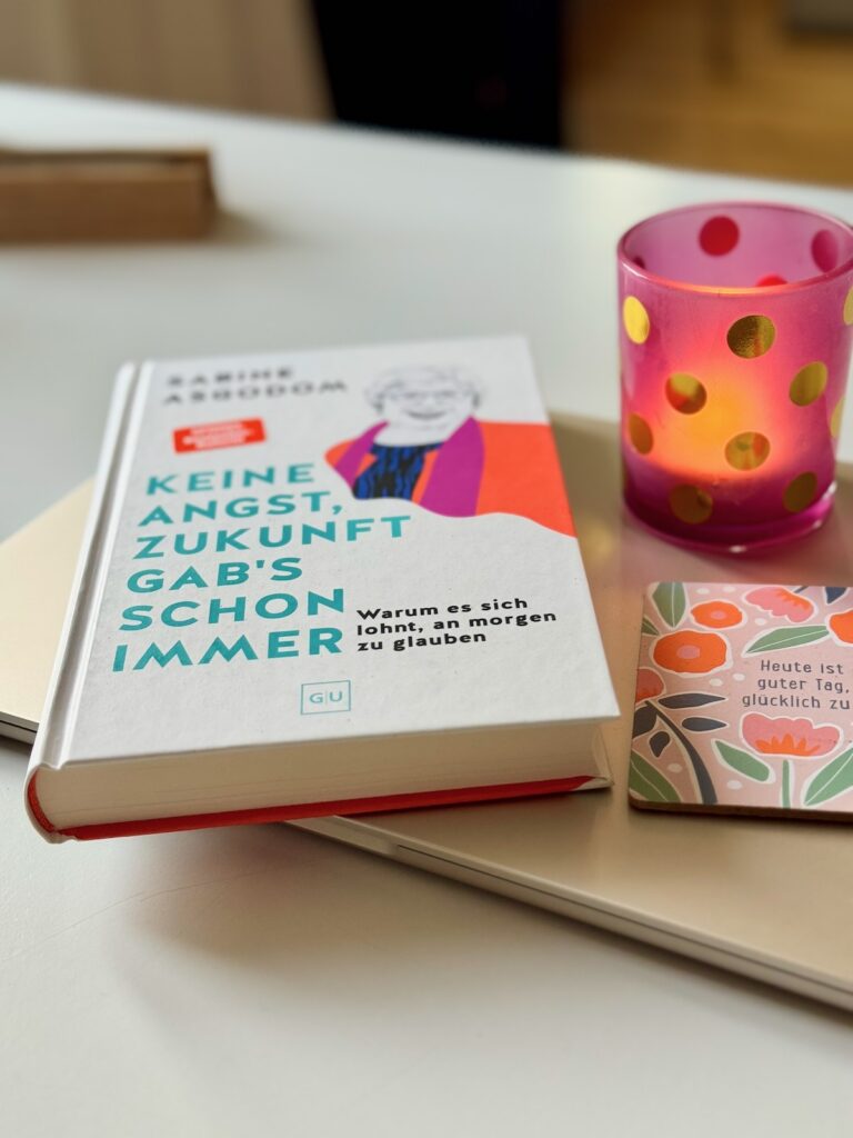 Keine-Angst-Zukunft-gabs-schon-immer-Sabine-Asgodom-Rezension-lifewithaglow