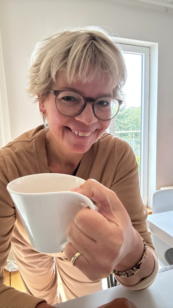 1 Teil-3Looks- camelfarbener Cardigan-Wie kombiniere ich einen Carigan-lifewithaglow 1 Teil-3Looks- camelfarbener Cardigan-Wie kombiniere ich einen Carigan-lifewithaglow